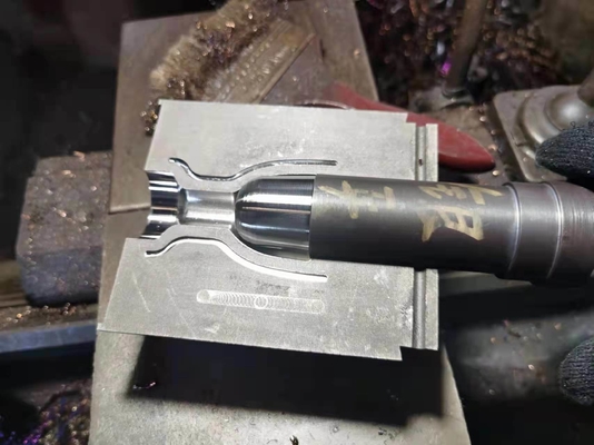 Automatische Warmschmiede-Maschine für angepasste Kupferinsert-Fertigungstechnologie