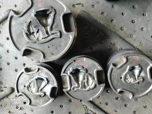 Anpassungsgröße Schraubenmutter M3 M4 M5 Männliche weibliche Mutter für Pneumatisches Metallschmiedwerkzeug
